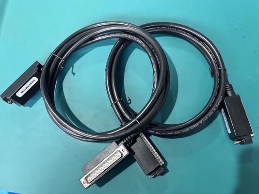 DB37 Po prawej stronie 2m Custom Industrial Wire Harness High Frequency Transmission Data Acquisition
