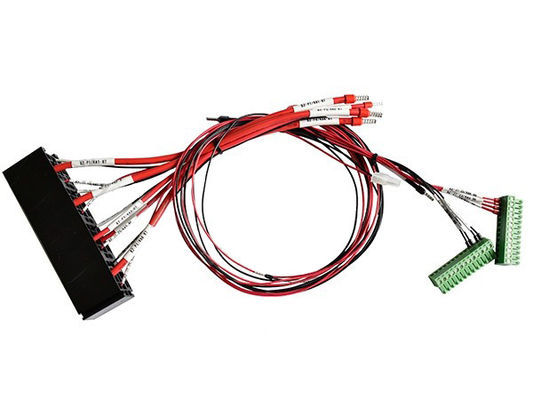 สีแดง ทนต่ออุณหภูมิสูง อุปกรณ์ประกอบไฟฟ้าหุ่นยนต์ประกอบไฟฟ้า 300V IP67 600mm